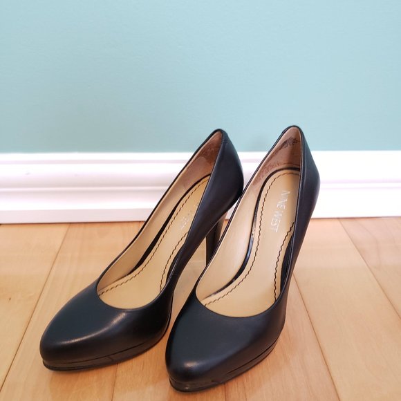 Like New S5 Nine West Calf Leather Heels - Picture 2 of 5